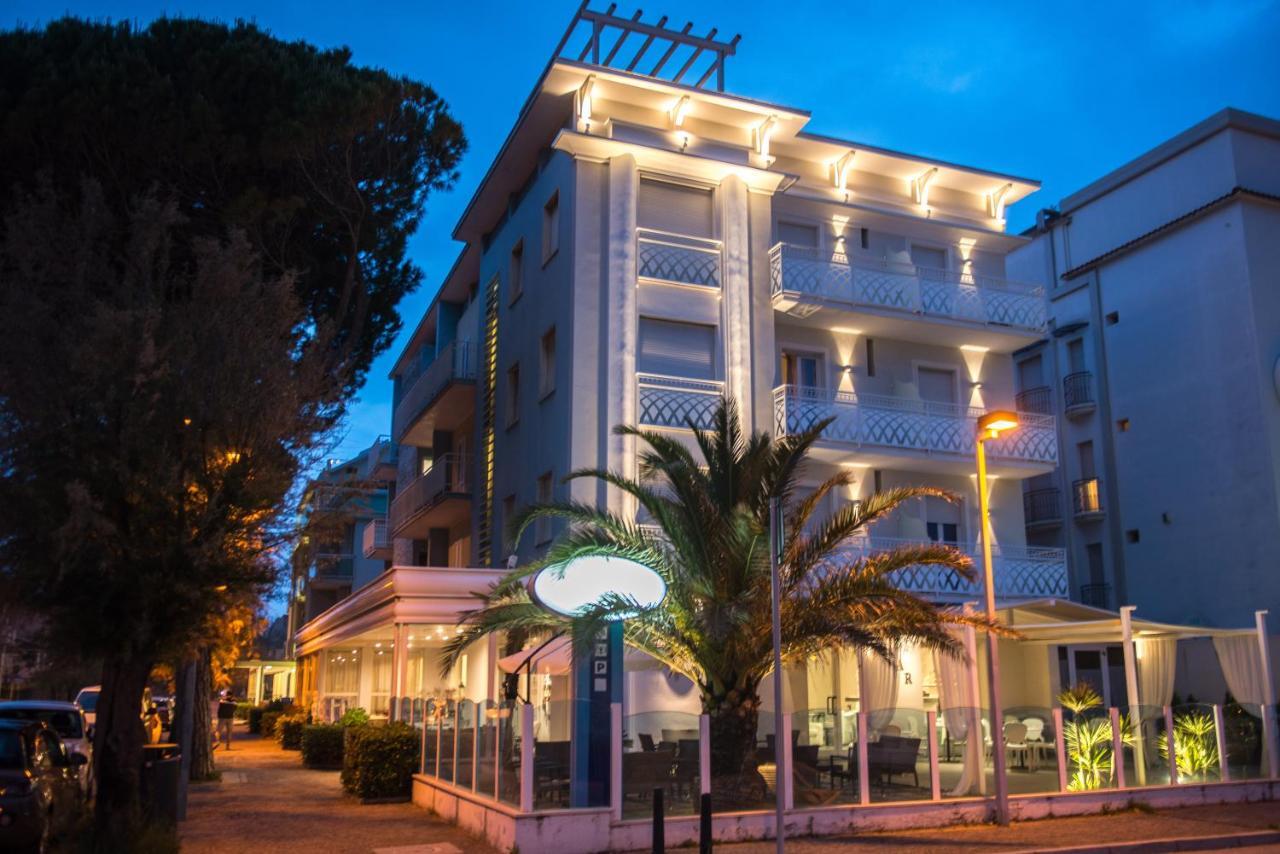 Hotel Vela D'Oro Riccione Exterior photo